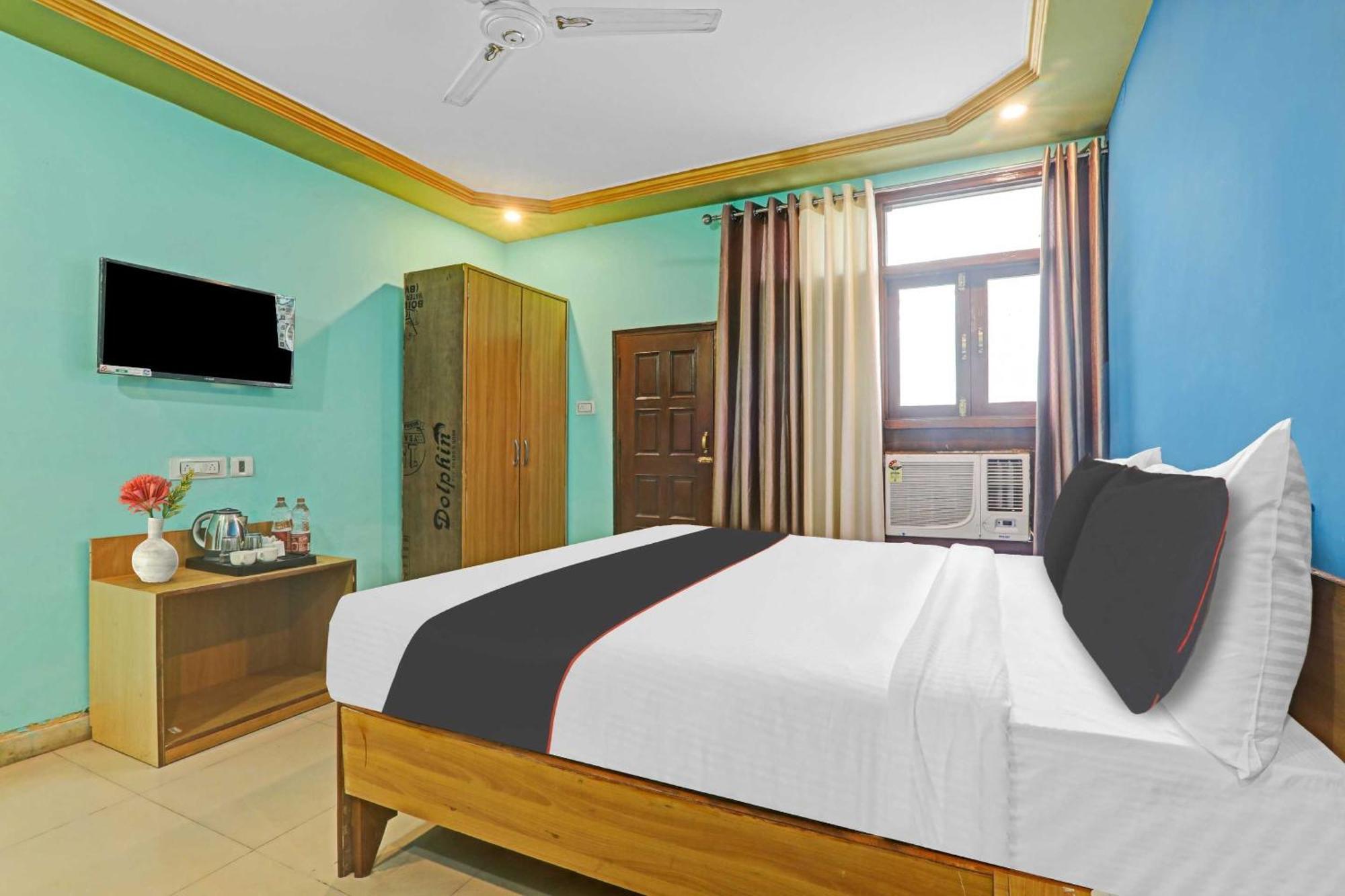 Hotel Collection O Premier Near Hazratganj à Lucknow Extérieur photo