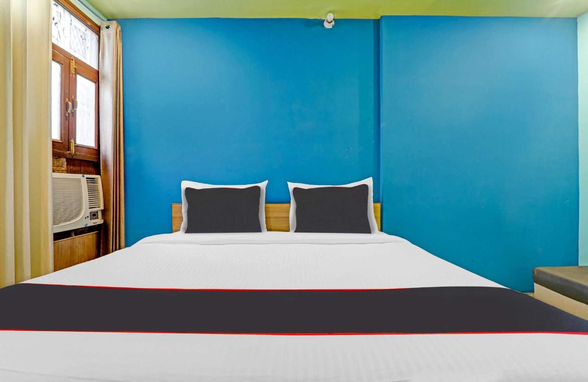 Hotel Collection O Premier Near Hazratganj à Lucknow Extérieur photo
