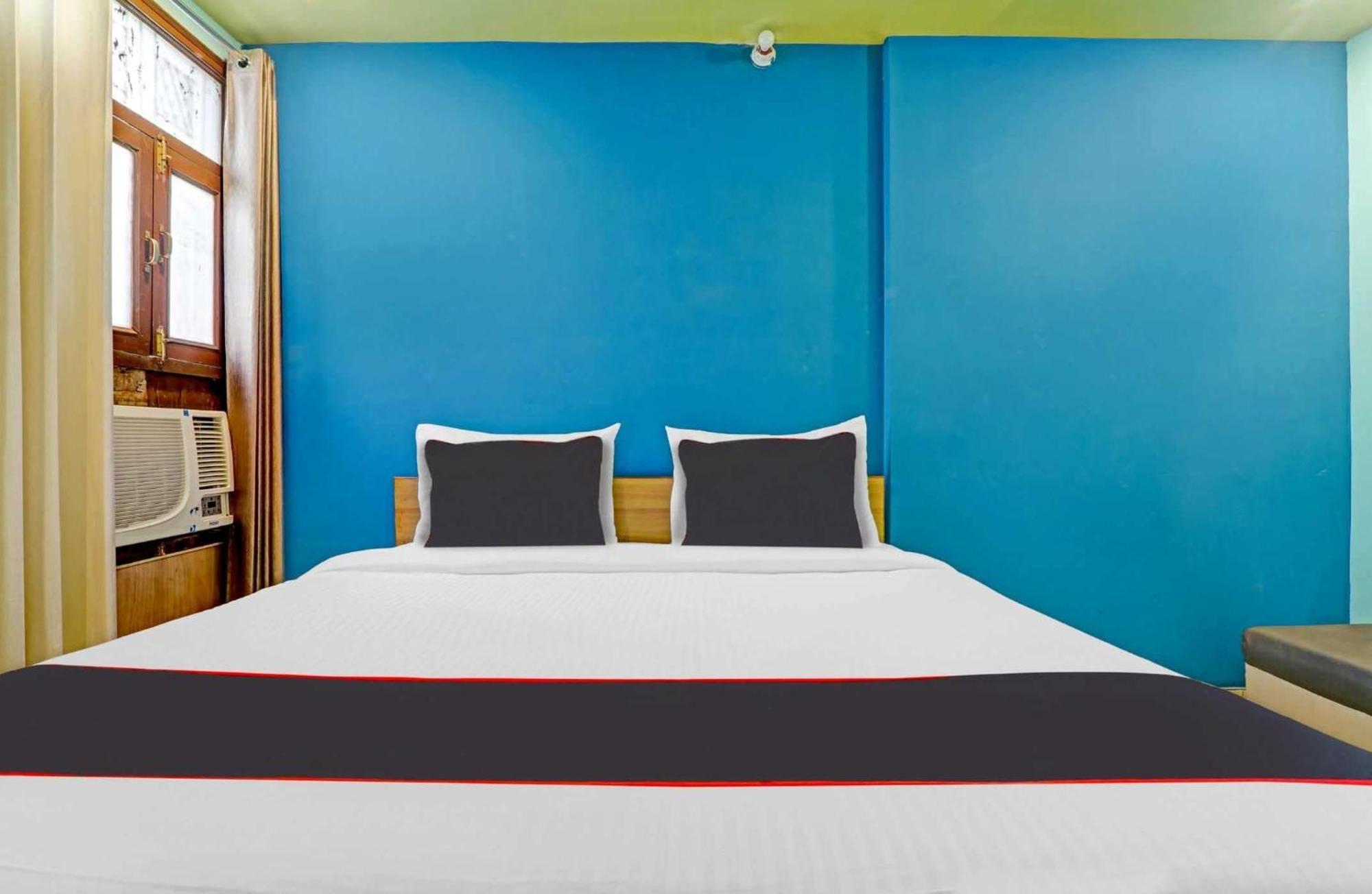 Hotel Collection O Premier Near Hazratganj à Lucknow Extérieur photo