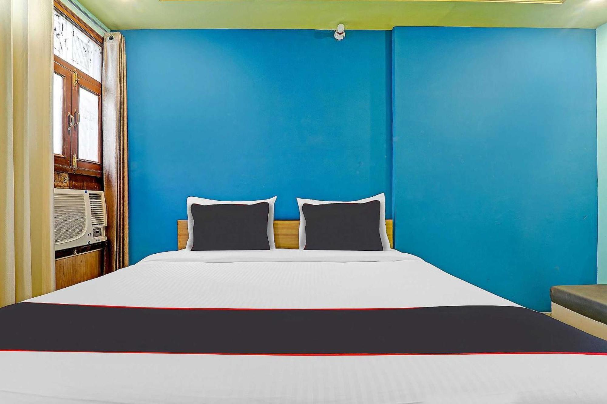Hotel Collection O Premier Near Hazratganj à Lucknow Extérieur photo