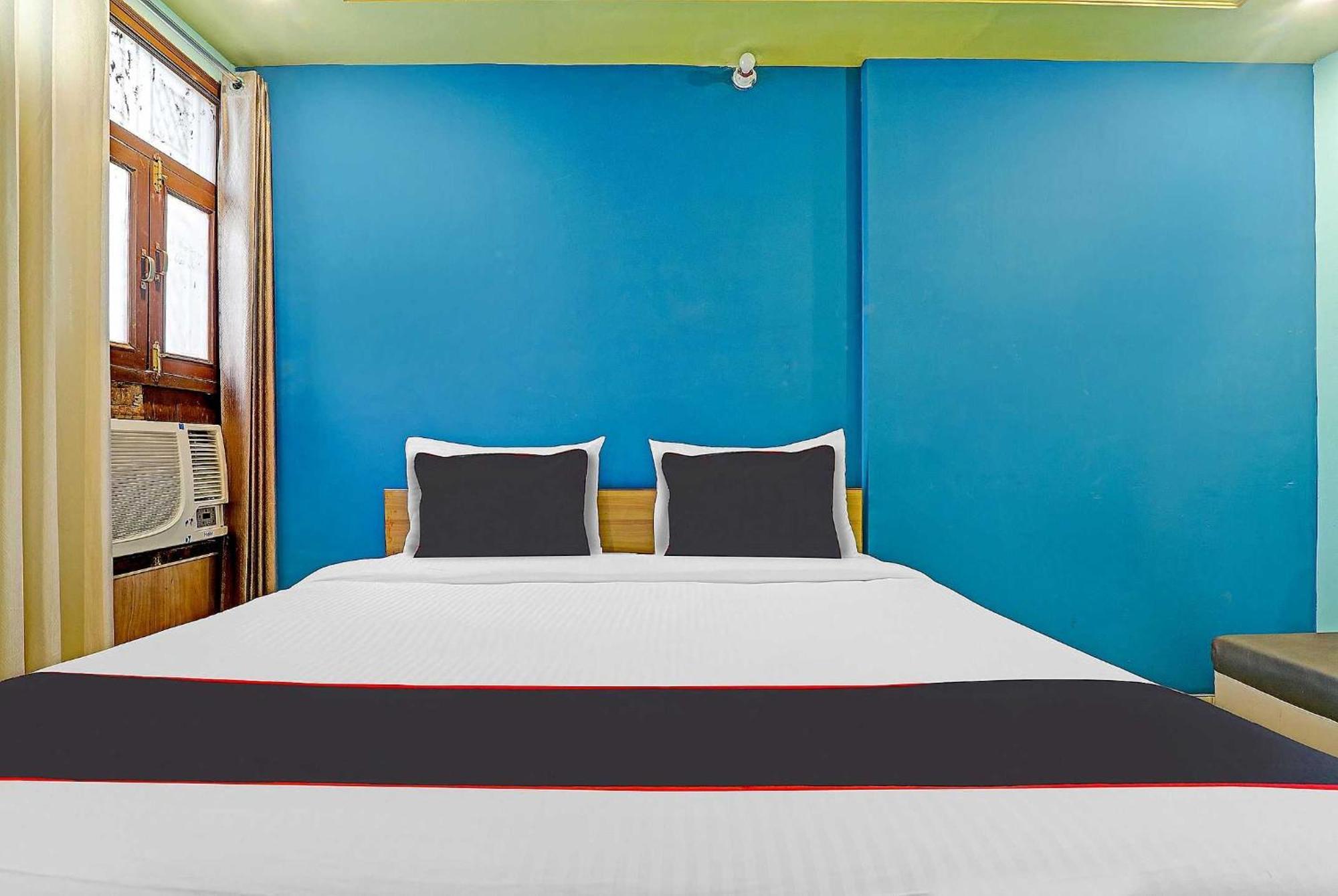Hotel Collection O Premier Near Hazratganj à Lucknow Extérieur photo