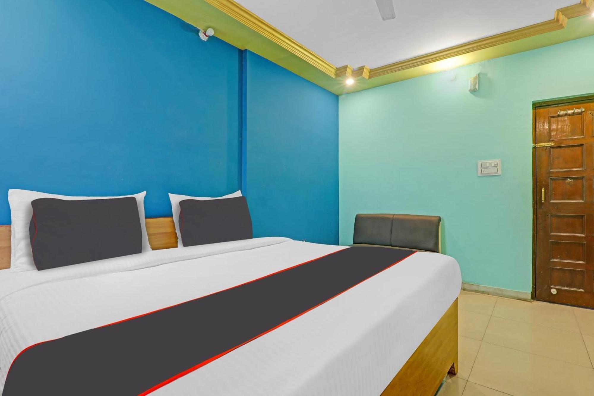 Hotel Collection O Premier Near Hazratganj à Lucknow Extérieur photo