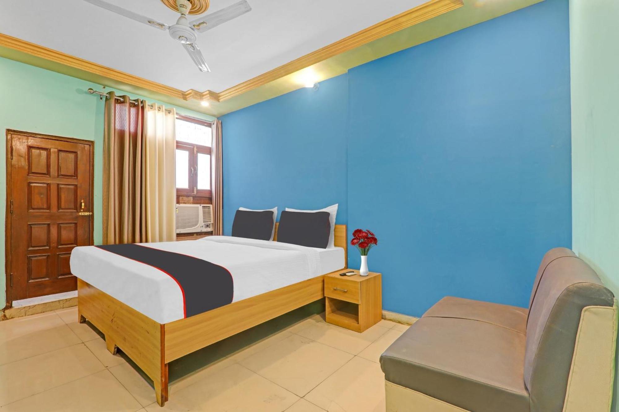 Hotel Collection O Premier Near Hazratganj à Lucknow Extérieur photo